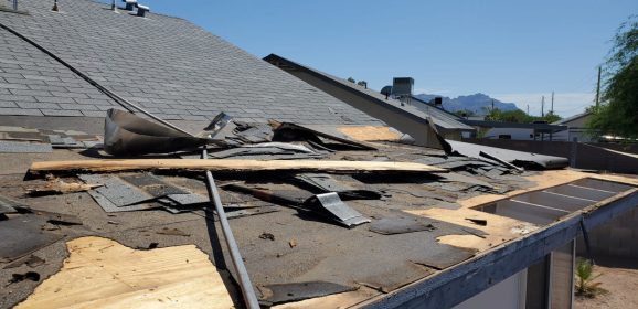 Utylizacja odpadów po wymianie dachu – o czym zapominają inwestorzy