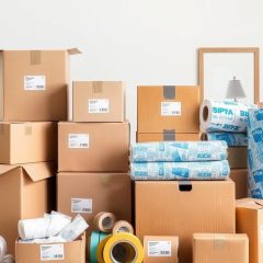 Niezbędnik do pakowania na przeprowadzkę: jak wybrać kartony i akcesoria, by ułatwić transport i rozpakowywanie